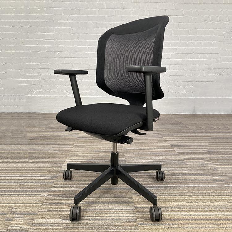 GIROFLEX 434 Bureaustoel - zwart stof / mesh / zwart metalen kruisvoet