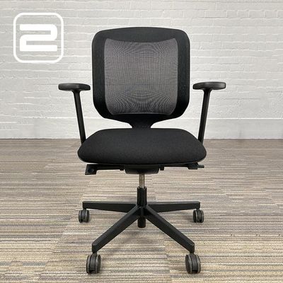 GIROFLEX 434 Bureaustoel - Zwart Stof / Mesh / Zwart metalen Voetkr mt wielen