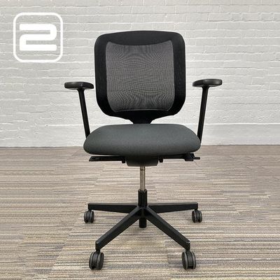 GIROFLEX 434 Bureaustoel - Grijs / Zwart Stof / Mesh / Zwart metalen Voetkr mt wielen