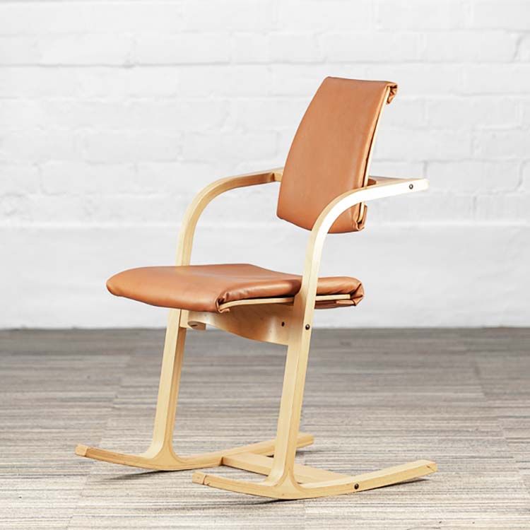 STOKKE Actulum Vintage Stoel design by Peter Opsvik - cognac leer / bruin houten Schommel