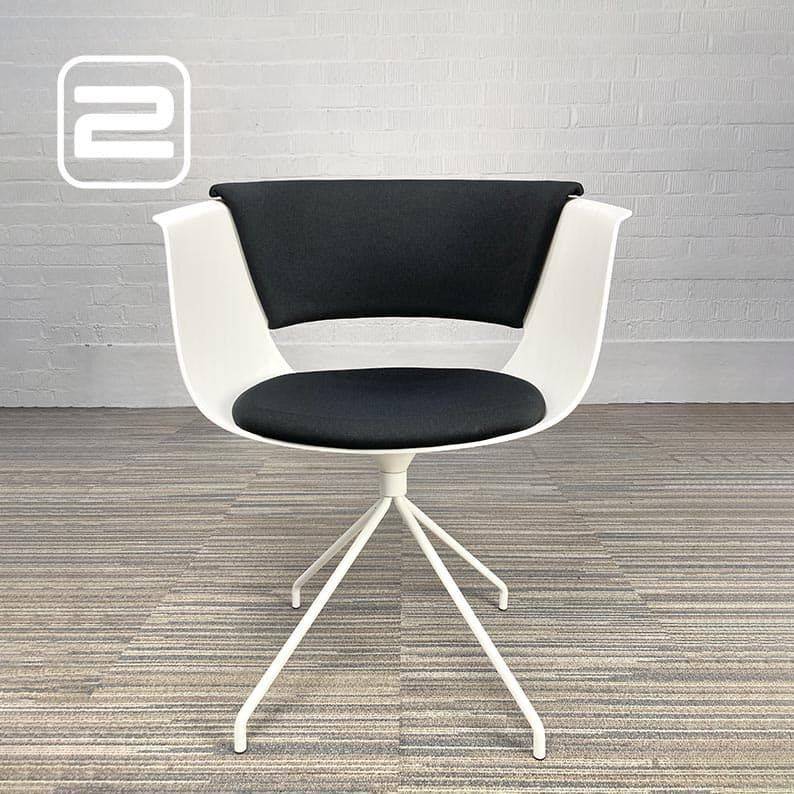 EVO DR Leisure Chair Ontvangststoel - zwart / wit stof / kunststof / wit metalen vierpoot