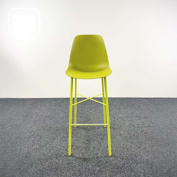 CRASSEVIG Pola light Barkruk stapelbaar - lime groen kunststof / groen metalen vierpoot