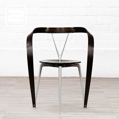 CASSINA Revers Chair Vergaderstoel design by Andrea Branzi - donkerbruin hout / grijs aluminium vierpoot CASSINA Revers Chair Vergaderstoel design by Andrea Branzi - donkerbruin hout / grijs aluminium vierpoot