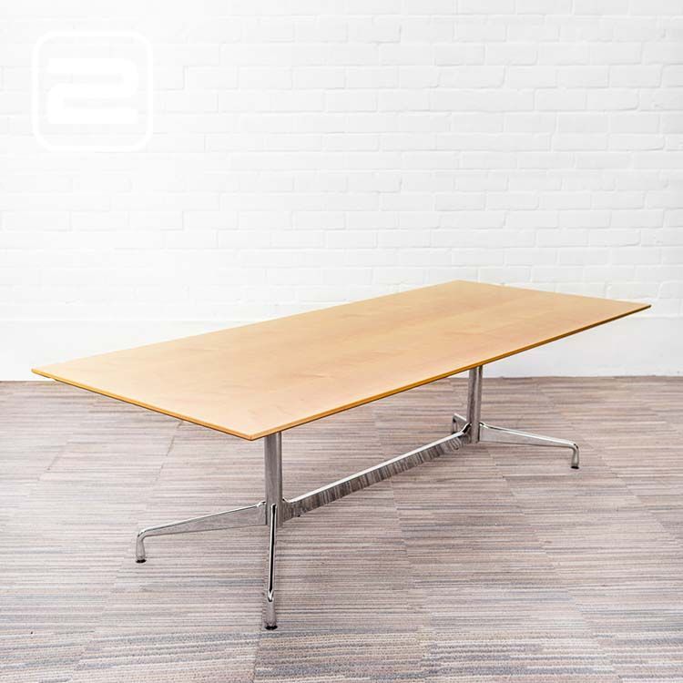 VITRA Segmented Vergadertafel design by Charles and Ray Eames B240xD100xH72 - licht houten glanzend / chrome vierpoot