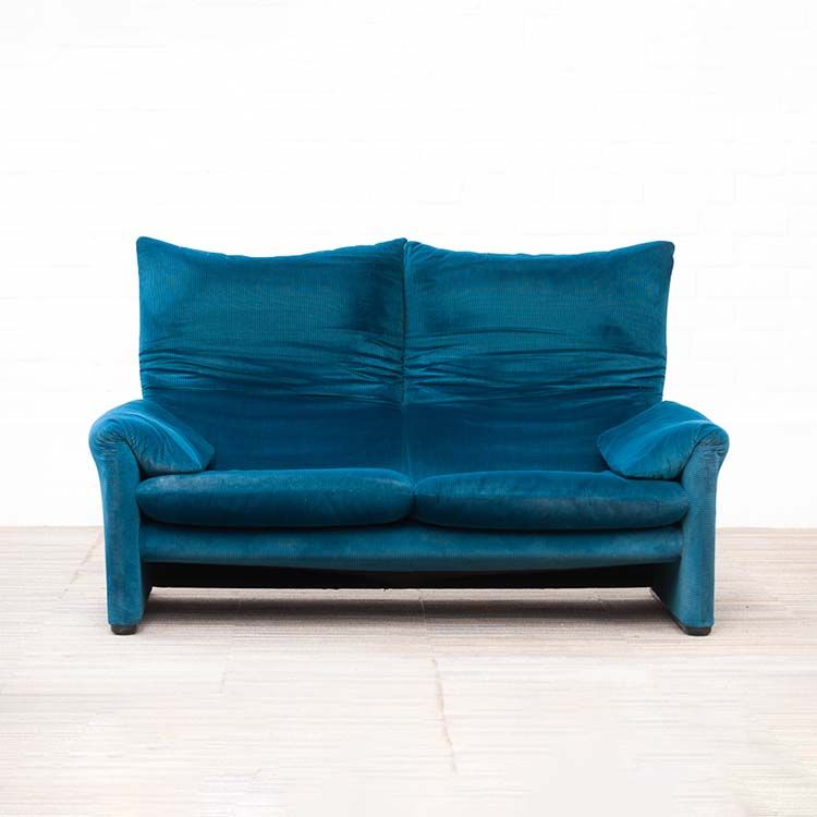 CASSINA Maralunga Zetel 2-zit Winnaar van de Compasso d'Oro prijs in 1979 design by Vico Magistretti B165xD80xH70 - blauw en groen stof / zwart kunststof sledepoot