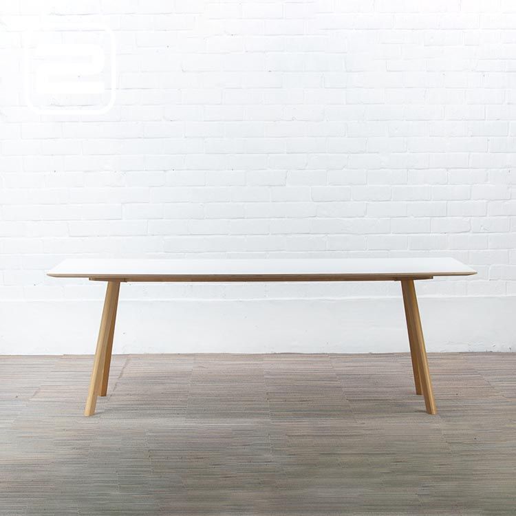 HAY Copenhague CPH30 Vergadertafel design by Ronan & Erwan Bouroullec B250xD90xH74 - wit laminaat / gelakt eiken vierpoot