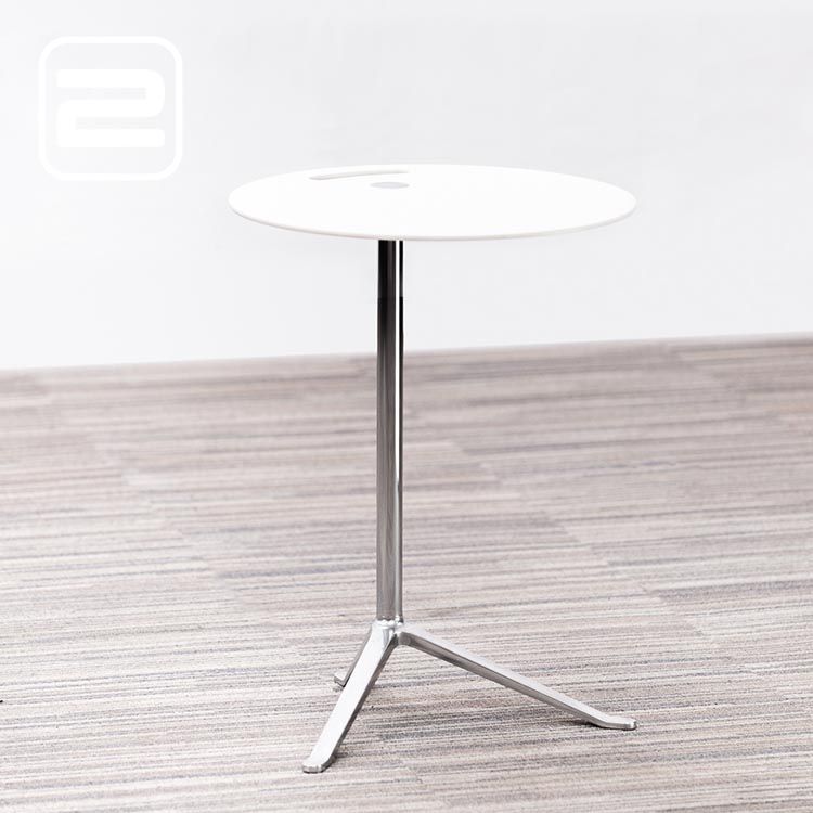FRITZ HANSEN Little Friend KS12 Bijzettafel Rond design by Kasper Salto B45xD45xH60 - wit laminaat en chrome / chrome driepoot