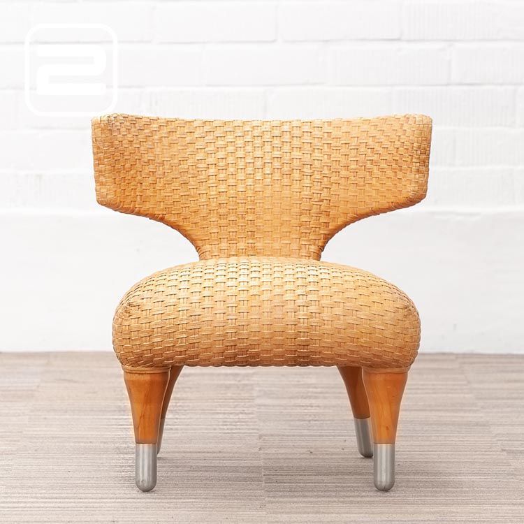 B&B ITALIA Klismos Armchair design by Antonio Citterio - lichtbruin geweven leer / bruin houten en grijs metalen vierpoot