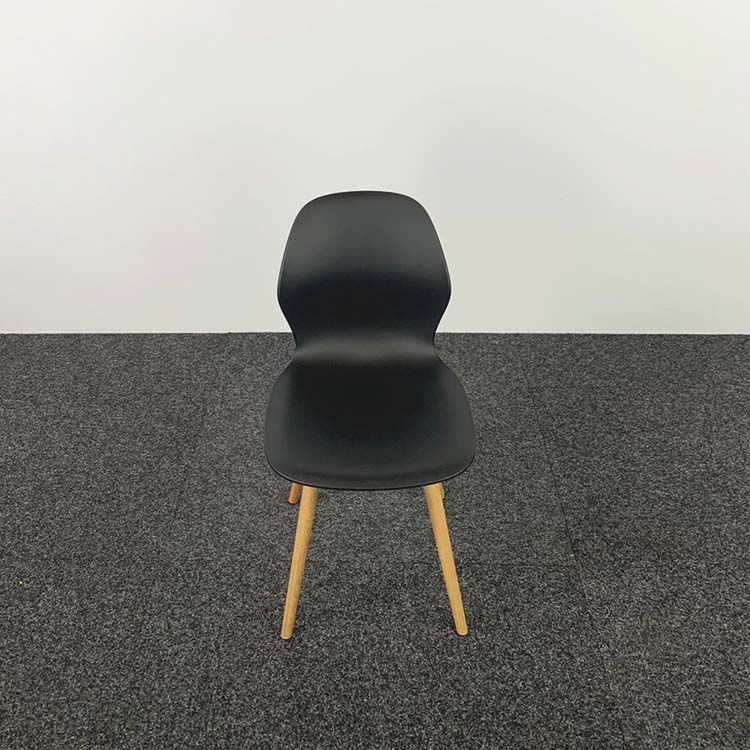 SEDUS Spot Bezoekersstoel - zwart kunststof / eik houten vierpoot