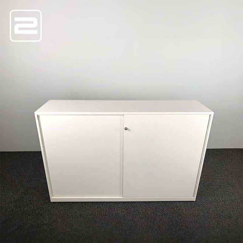 AHREND Lage Schuifdeurkast H120xB180xD45 - wit metaal AHREND Lage Schuifdeurkast H120xB180xD45 - wit metaal