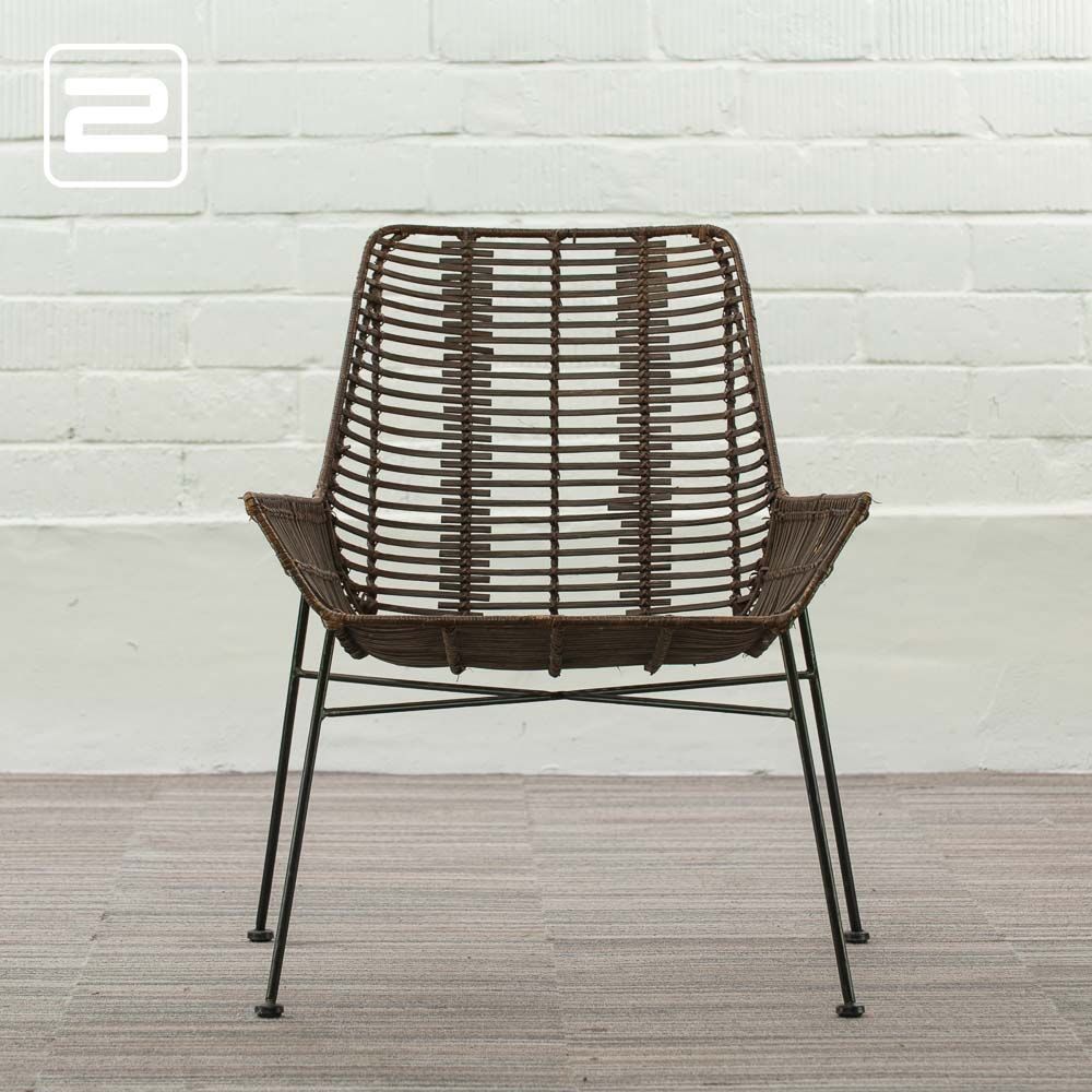 MAISON ET STYLES Armchair - bruin rotan / zwart metalen vierpoot MAISON ET STYLES Armchair - bruin rotan / zwart metalen vierpoot