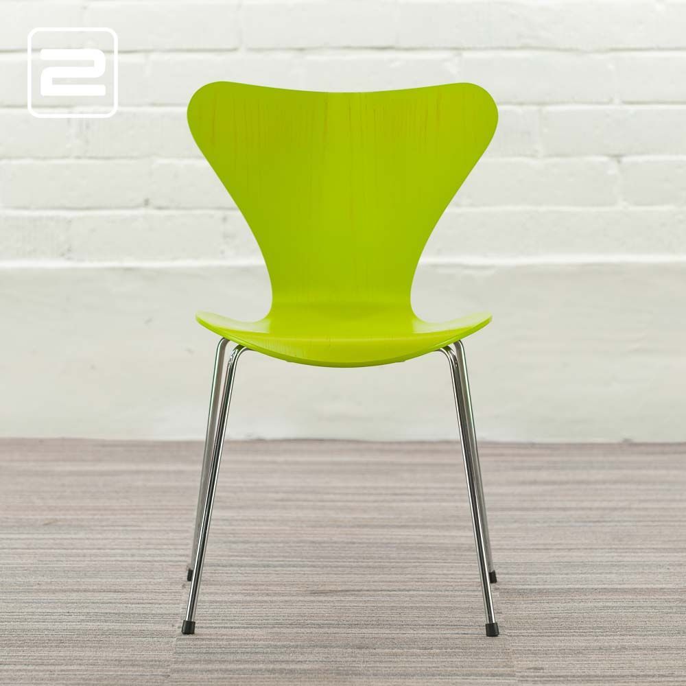 FRITZ HANSEN Series 7 Ontvangststoel design by Arne Jacobsen - lime groen houten / chrome vierpoot