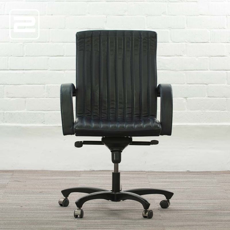 DURLET Principal Bureaustoel - donkerblauw leder / zwart metalen sterpoot