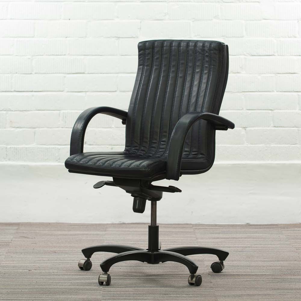 DURLET Principal Bureaustoel - donkerblauw leder / zwart metalen sterpoot