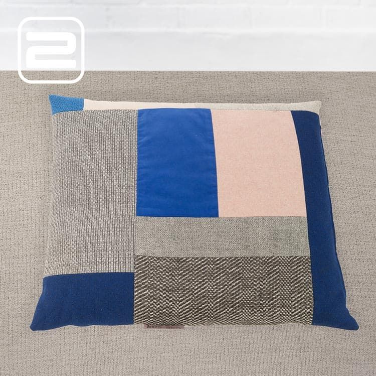 KUS-SEN Kussen design by Susan van Heumen B55xL55 - verschillende tinten blauw / grijs / roos / wit in stof KUS-SEN Kussen design by Susan van Heumen B55xL55 - verschillende tinten blauw / grijs / roos / wit in stof