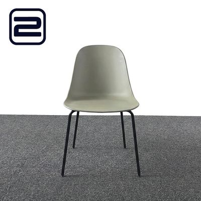 MENU Kantinestoel - grijs kunststof / zwart metaal vierpoot