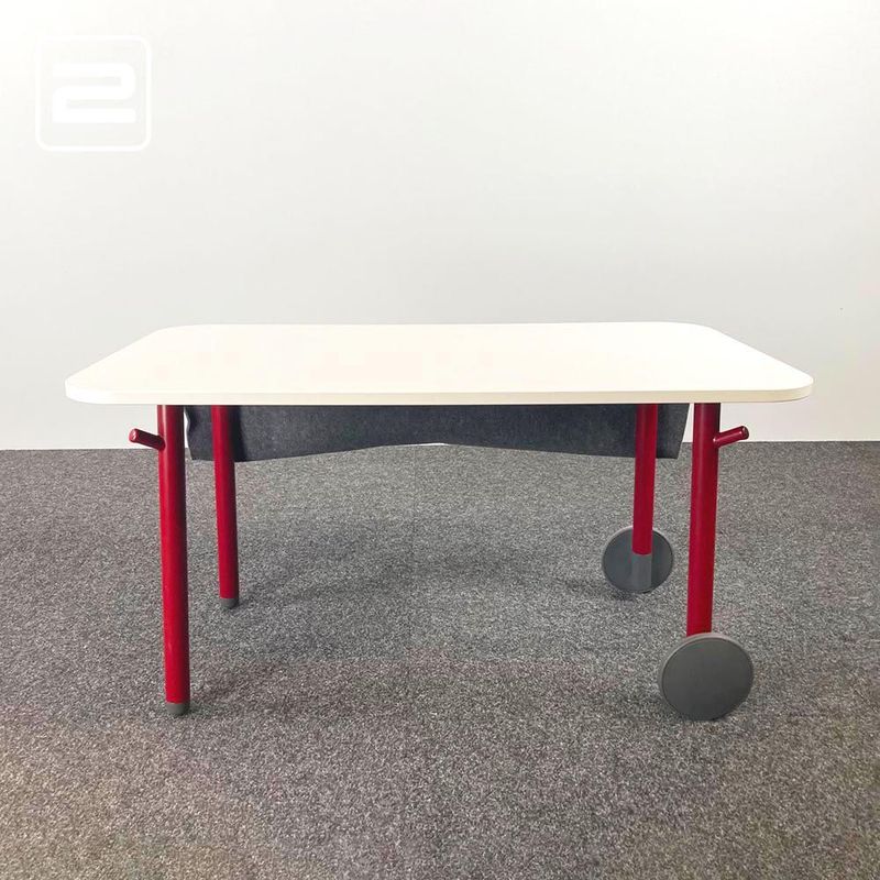 STEELCASE Flex table Tafel B140xD80xH75 - wit melamine / donkerrood metaal vierpoot STEELCASE Flex table Tafel B140xD80xH75 - wit melamine / donkerrood metaal vierpoot