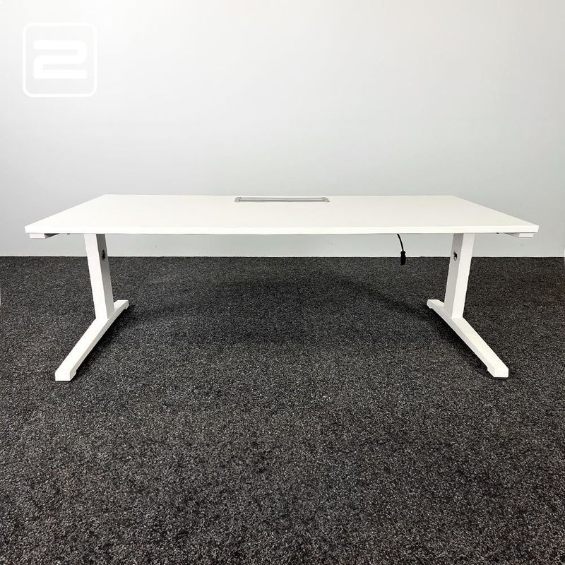 STEELCASE Bureau B180xD80xH62-85 - wit melamine / wit metaal t-poot STEELCASE Bureau B180xD80xH62-85 - wit melamine / wit metaal t-poot