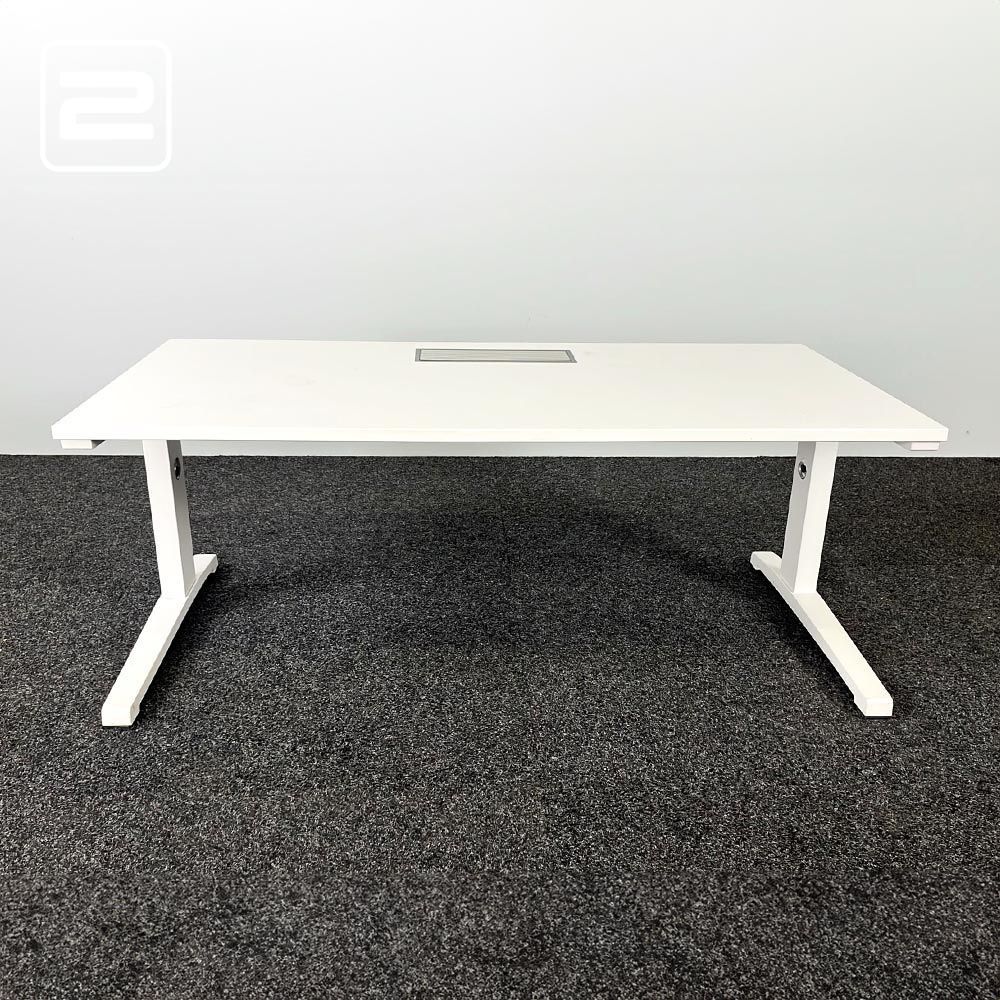 STEELCASE Bureau B160xD80xH65-85 - wit melamine / wit metaal t-poot STEELCASE Bureau B160xD80xH65-85 - wit melamine / wit metaal t-poot