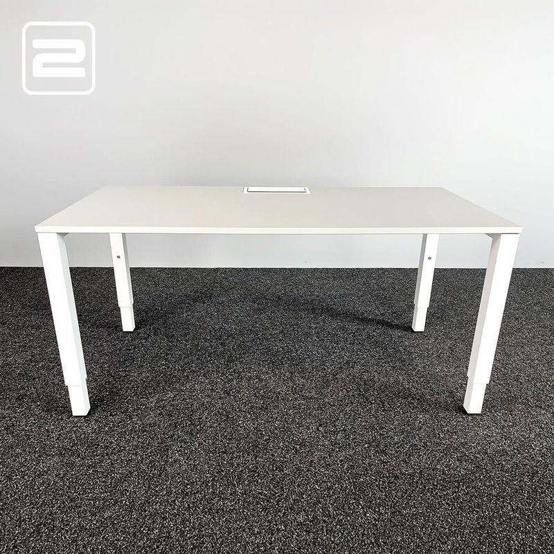 PAMI Bureau B160xD80xH62-82 - lichtgrijs / wit metaal vierpoot PAMI Bureau B160xD80xH62-82 - lichtgrijs / wit metaal vierpoot