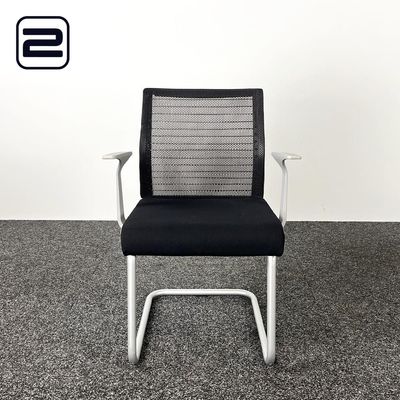 STEELCASE Think Vergaderstoel - zwarte stof / alu cantilever STEELCASE Think Vergaderstoel - zwarte stof / alu cantilever