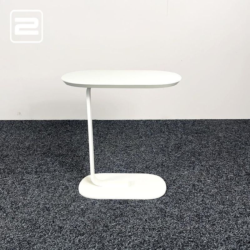 MUUTO Relate Side table Bijzettafel Tonvormig B56xD34xH61 - wit / wit metaal centrale poot
