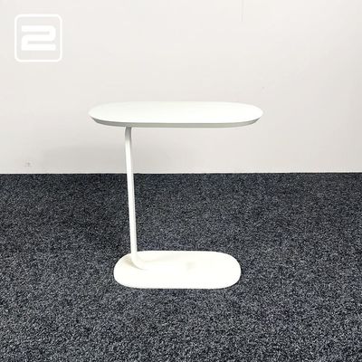 MUUTO Relate Side table Bijzettafel Tonvormig B56xD34xH61 - wit / wit metaal centrale poot MUUTO Relate Side table Bijzettafel Tonvormig B56xD34xH61 - wit / wit metaal centrale poot