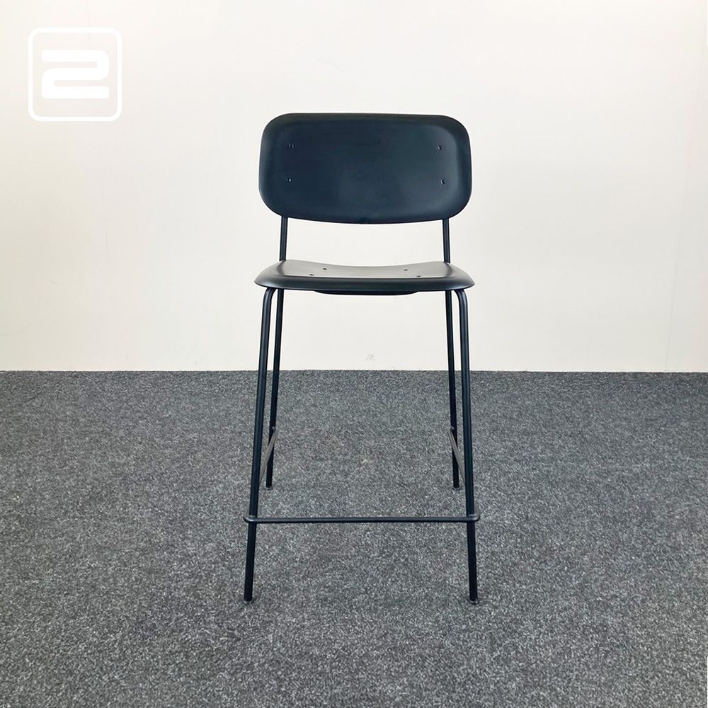 HAY Soft Edge 95 Barkruk design by Iskos-Berlin stapelbaar - zwart kunststof / zwart staal vierpoot HAY Soft Edge 95 Barkruk design by Iskos-Berlin stapelbaar - zwart kunststof / zwart staal vierpoot