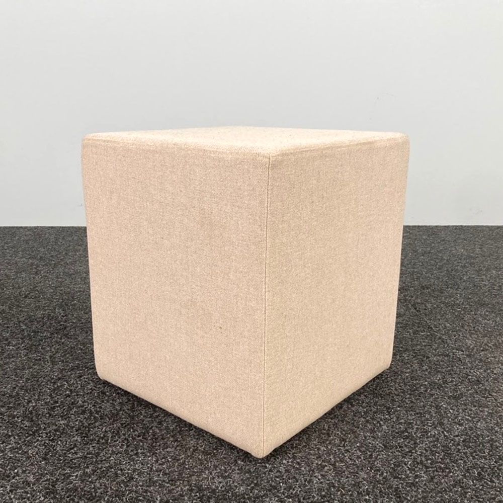 NNOF Poef B40xL40xH45 - licht beige stof