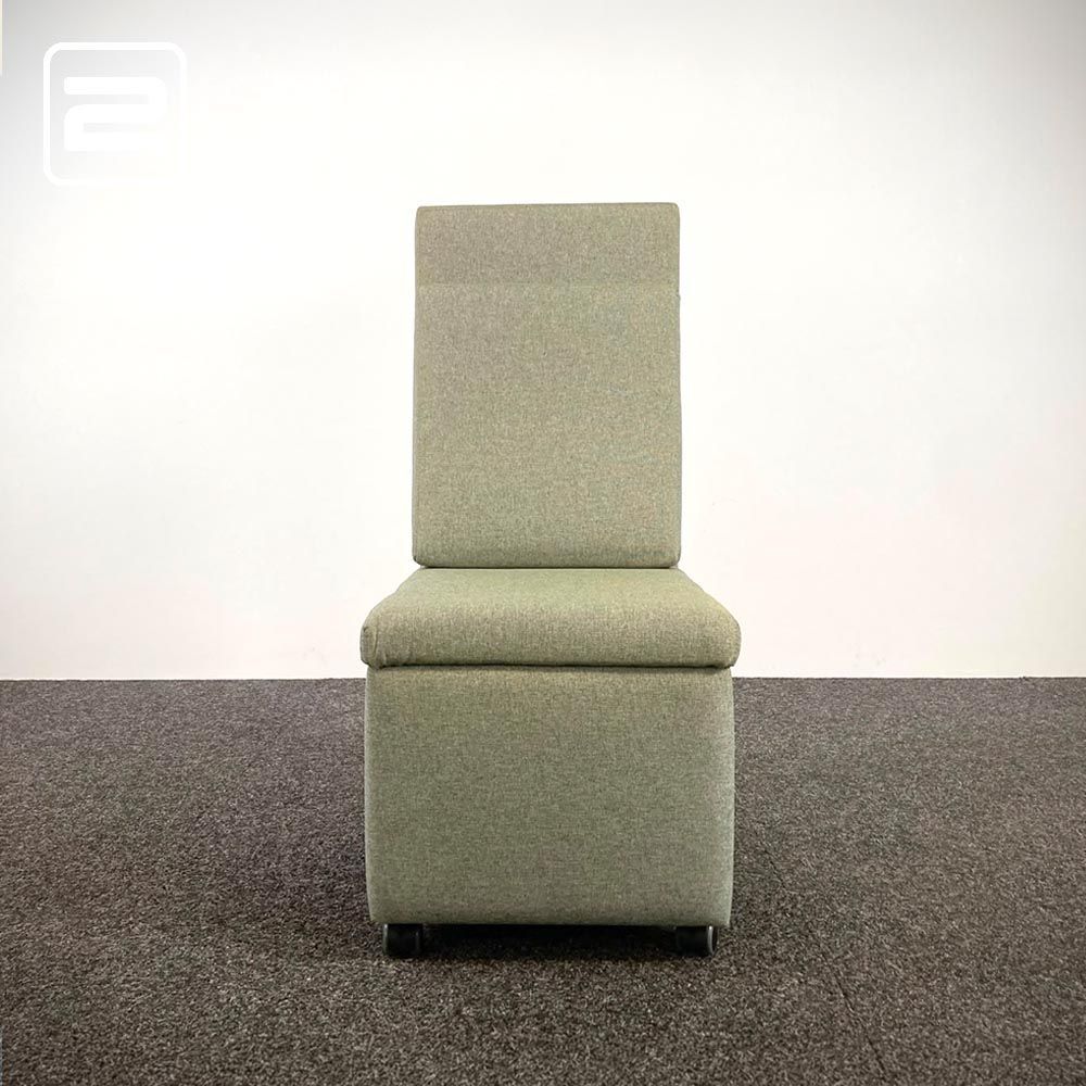 Zitbank 1-zit B48xD69xH110 - groen stof / zwart kunststof Zitbank 1-zit B48xD69xH110 - groen stof / zwart kunststof