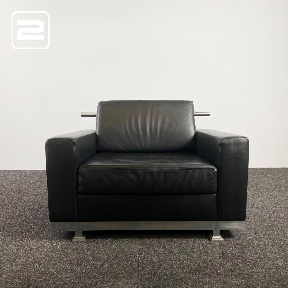 DURLET Swift Armchair - zwart leder / grijs metaal vierpoot