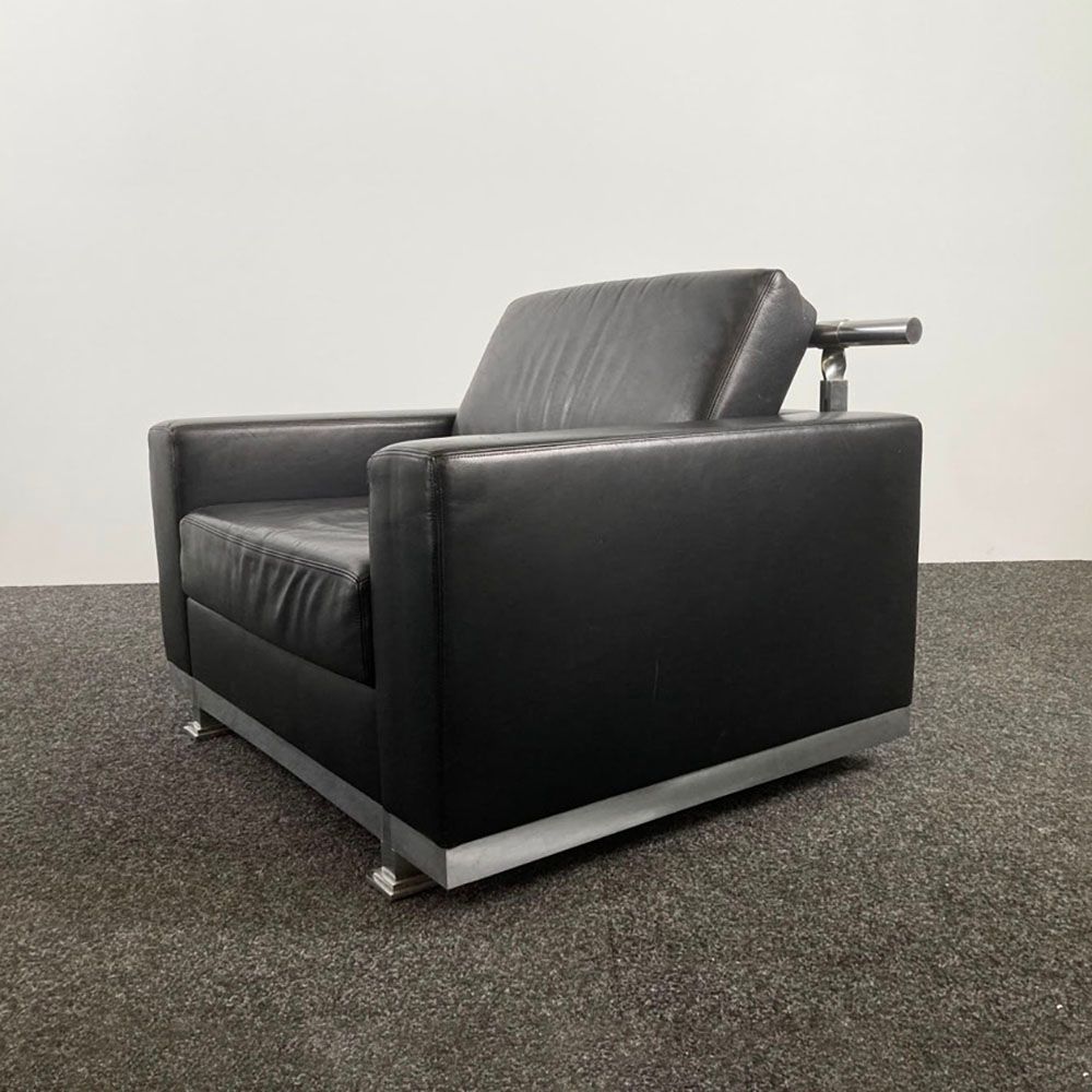 DURLET Swift Armchair - zwart leder / grijs metaal vierpoot
