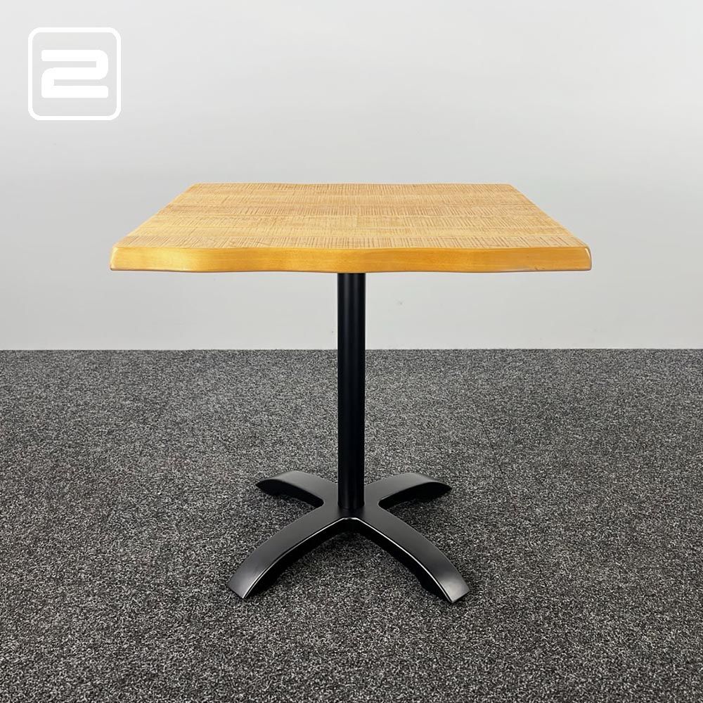Kantinetafel Vierkant - massief hout / zwart metaal kruisvoet Kantinetafel Vierkant - massief hout / zwart metaal kruisvoet