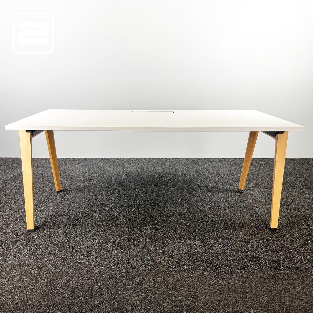 STEELCASE Bureau B180xD80xH74 - wit melamine / eikenhout vierpoot