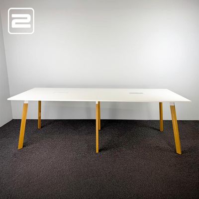 STEELCASE Vergadertafel B320xD100xH104, 5 - wit melamine / hout meerpoot