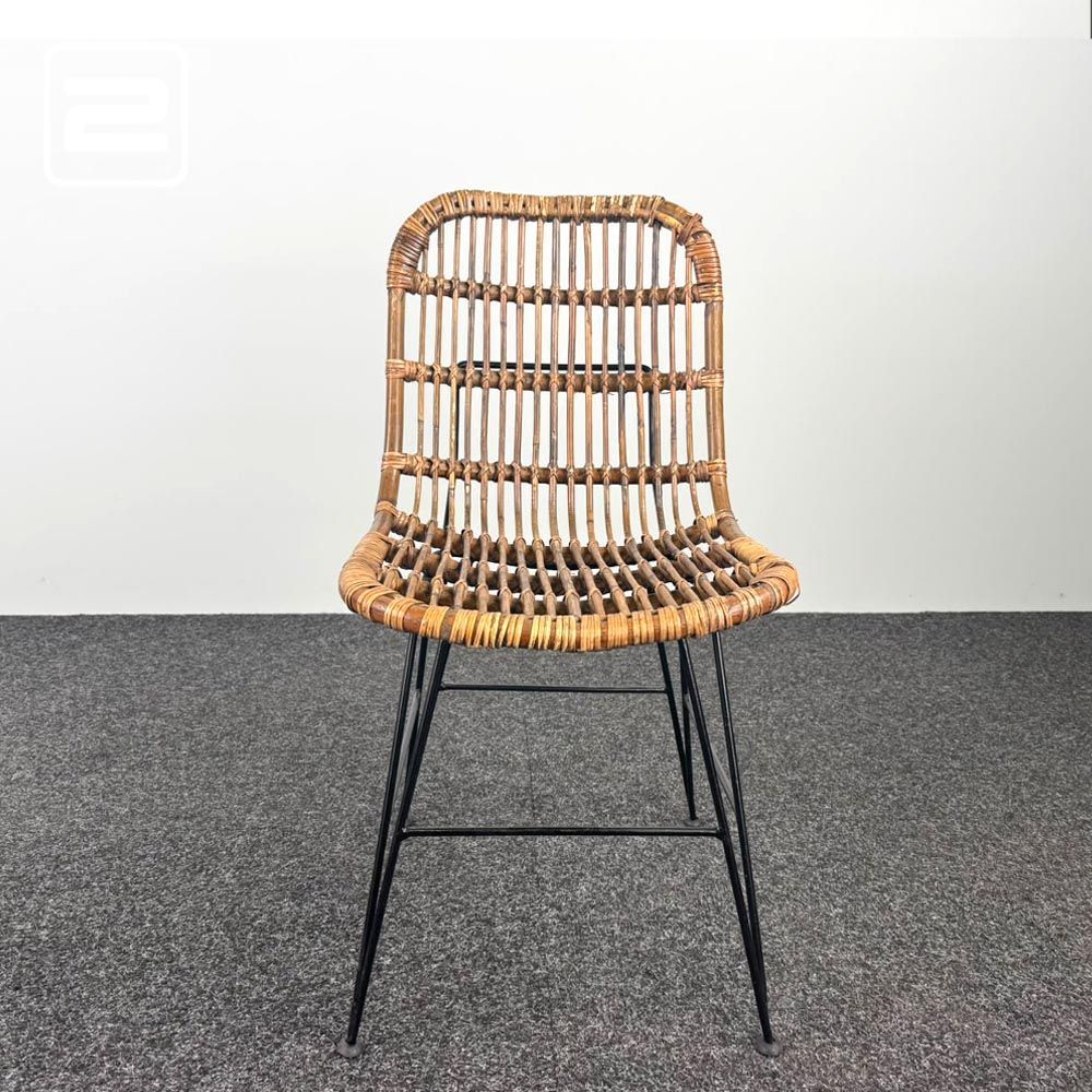 Ontvangststoel - bruin riet / zwart metaal vierpoot Ontvangststoel - bruin riet / zwart metaal vierpoot