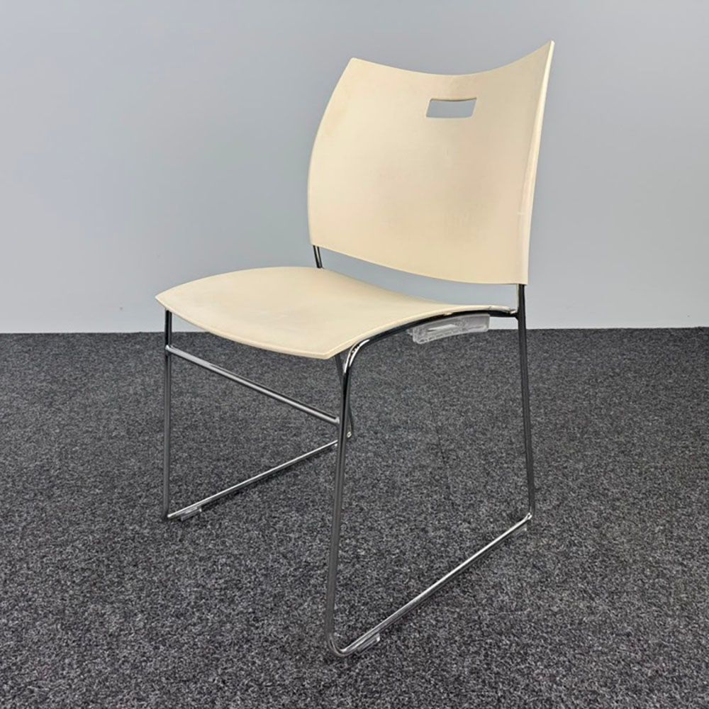CASALA Curvy Zaalstoel Stapelbaar - wit kunststof / chrome sledepoot