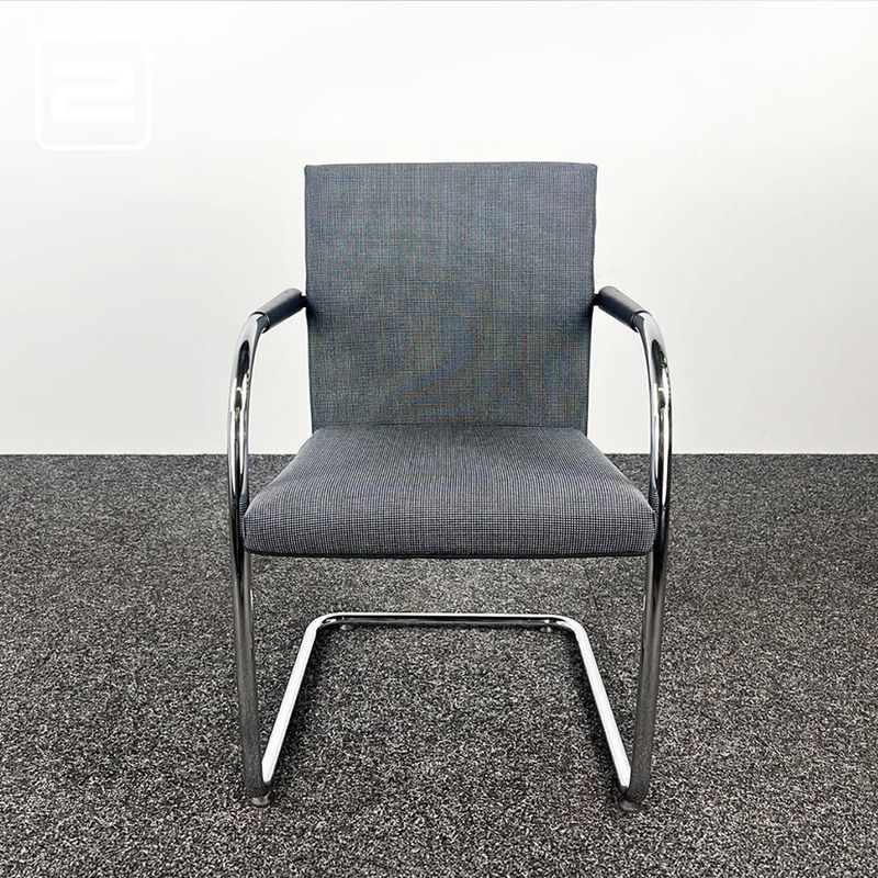 VITRA Vergaderstoel - grijs stof / chrome sledepoot VITRA Vergaderstoel - grijs stof / chrome sledepoot