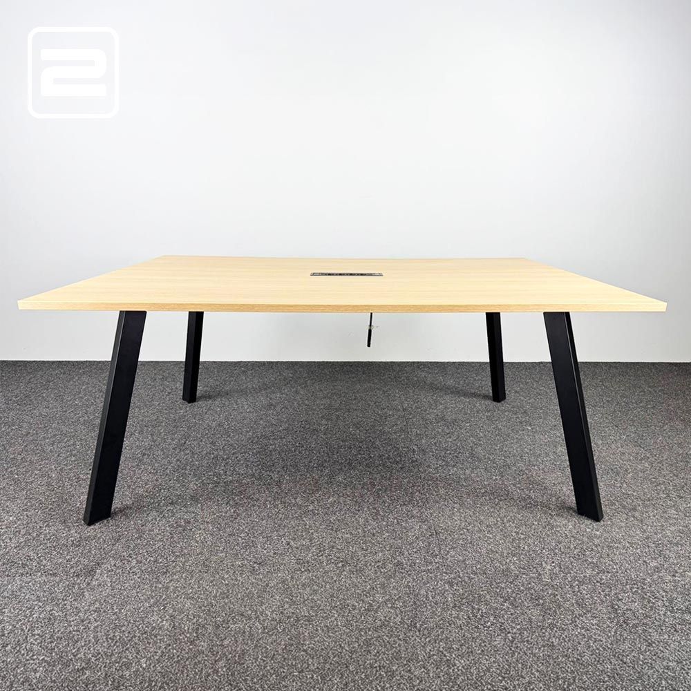 JUNTOO Vergadertafel B180xD120xH75 - beige hpl / zwart metaal vierpoot