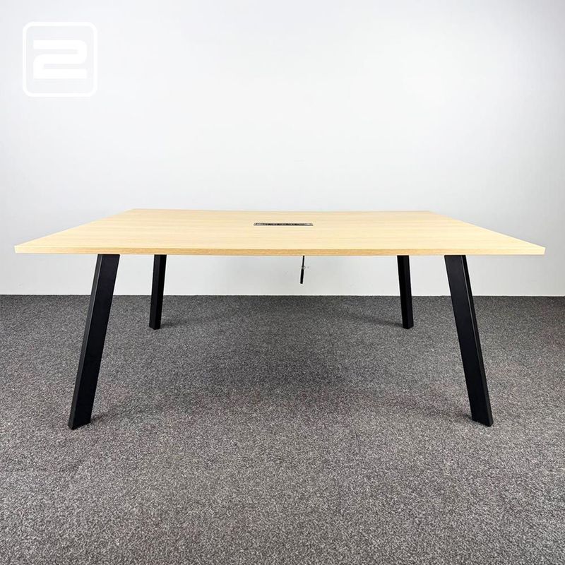 JUNTOO Vergadertafel B180xD120xH75 - beige hpl / zwart metaal vierpoot