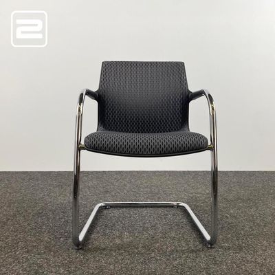 VITRA Unix Chair 572 Vergaderstoel design by Antonio Citterio - zwart stof / chrome cantilever VITRA Unix Chair 572 Vergaderstoel design by Antonio Citterio - zwart stof / chrome cantilever