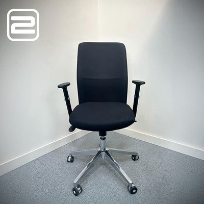 Bureaustoel - zwart stof / metaal kruisvoet Bureaustoel - zwart stof / metaal kruisvoet