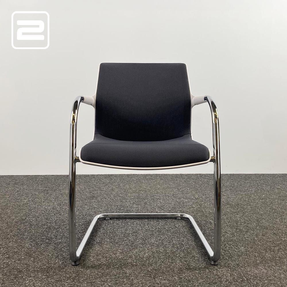 VITRA Unix Chair 127 Vergaderstoel design by Antonio Citterio - zwart stof / chrome cantilever VITRA Unix Chair 127 Vergaderstoel design by Antonio Citterio - zwart stof / chrome cantilever