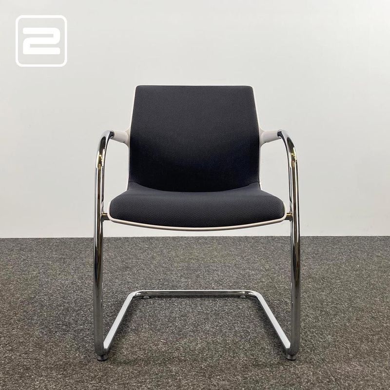 VITRA Unix Chair 127 Vergaderstoel design by Antonio Citterio - zwart stof / chrome cantilever VITRA Unix Chair 127 Vergaderstoel design by Antonio Citterio - zwart stof / chrome cantilever