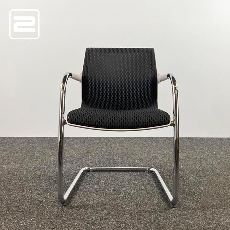 VITRA Unix Chair 127 Vergaderstoel wit design by Antonio Citterio - zwart stof / chrome cantilever VITRA Unix Chair 127 Vergaderstoel wit design by Antonio Citterio - zwart stof / chrome cantilever