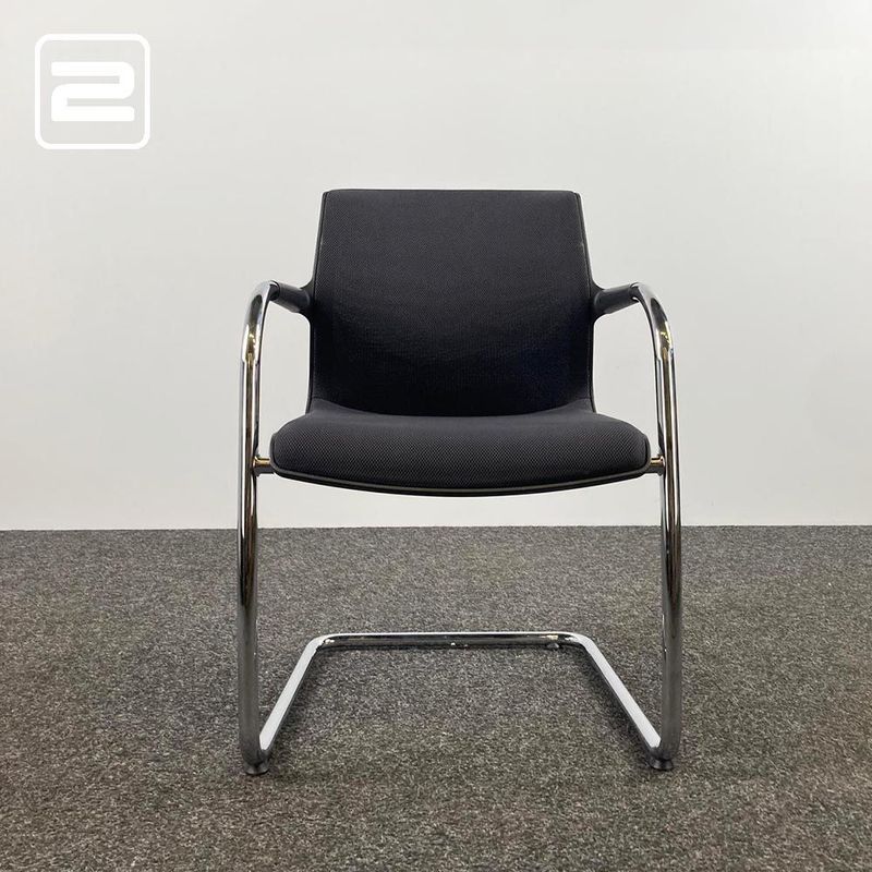 VITRA Unix Chair 109 Vergaderstoel design by Antonio Citterio - zwart stof / chrome cantilever VITRA Unix Chair 109 Vergaderstoel design by Antonio Citterio - zwart stof / chrome cantilever