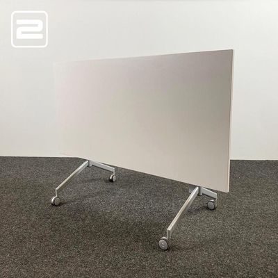 Plooitafel B140xD70xH73 - wit melamine / grijs metaal y-poot Plooitafel B140xD70xH73 - wit melamine / grijs metaal y-poot