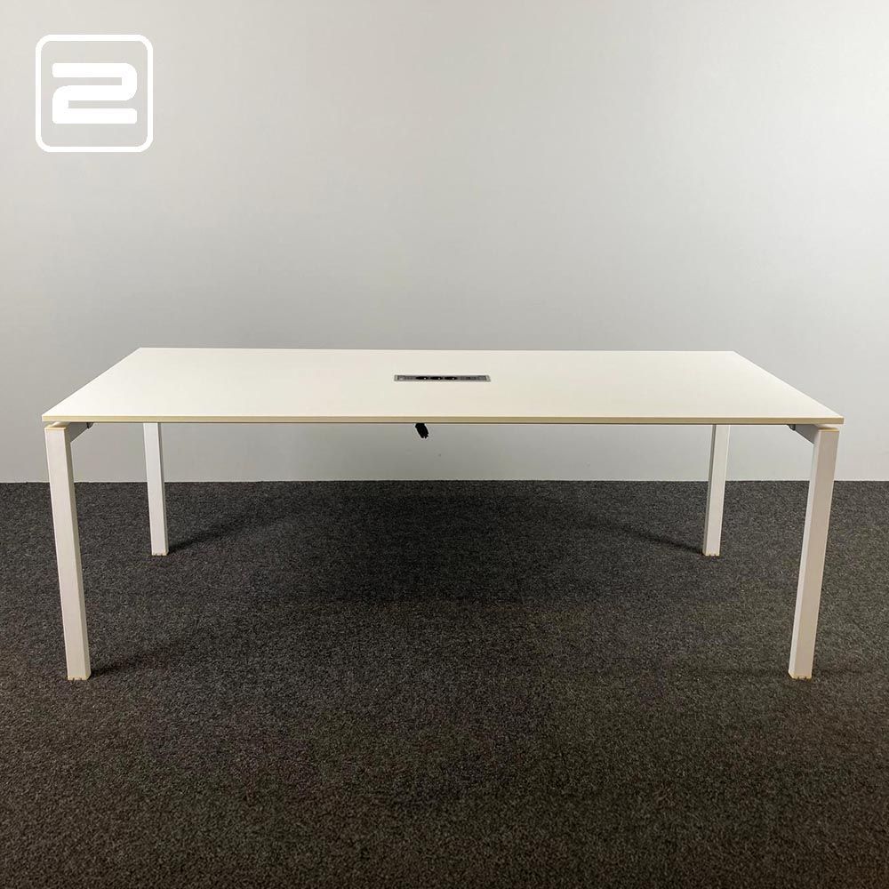 Bureau B200xD80xH74 - wit melamine / wit metaal vierpoot Bureau B200xD80xH74 - wit melamine / wit metaal vierpoot