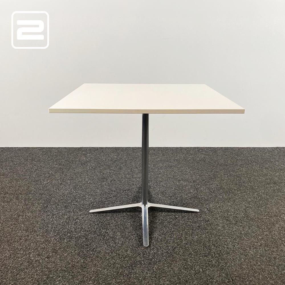 BENE Club Table Kantinetafel Vierkant design by Pearson Lloyd B80xD80xH74 - wit melamine / chrome kruisvoet BENE Club Table Kantinetafel Vierkant design by Pearson Lloyd B80xD80xH74 - wit melamine / chrome kruisvoet