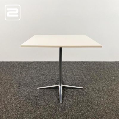 BENE Club Table Kantinetafel Vierkant design by Pearson Lloyd B80xD80xH74 - wit melamine / chrome kruisvoet BENE Club Table Kantinetafel Vierkant design by Pearson Lloyd B80xD80xH74 - wit melamine / chrome kruisvoet